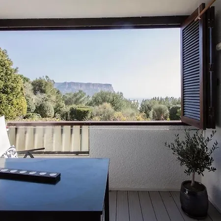 Studio Cassis Calme Et Vue De Reve Idealement Place ! カシ